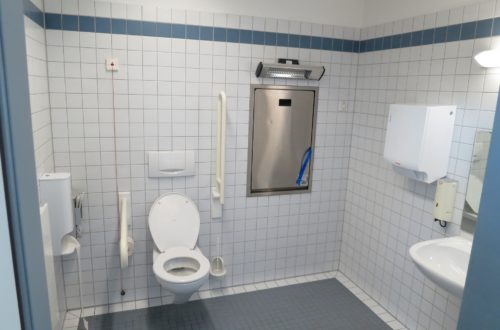 Behindertengerechtes WC Badezimmer Barrierefrei